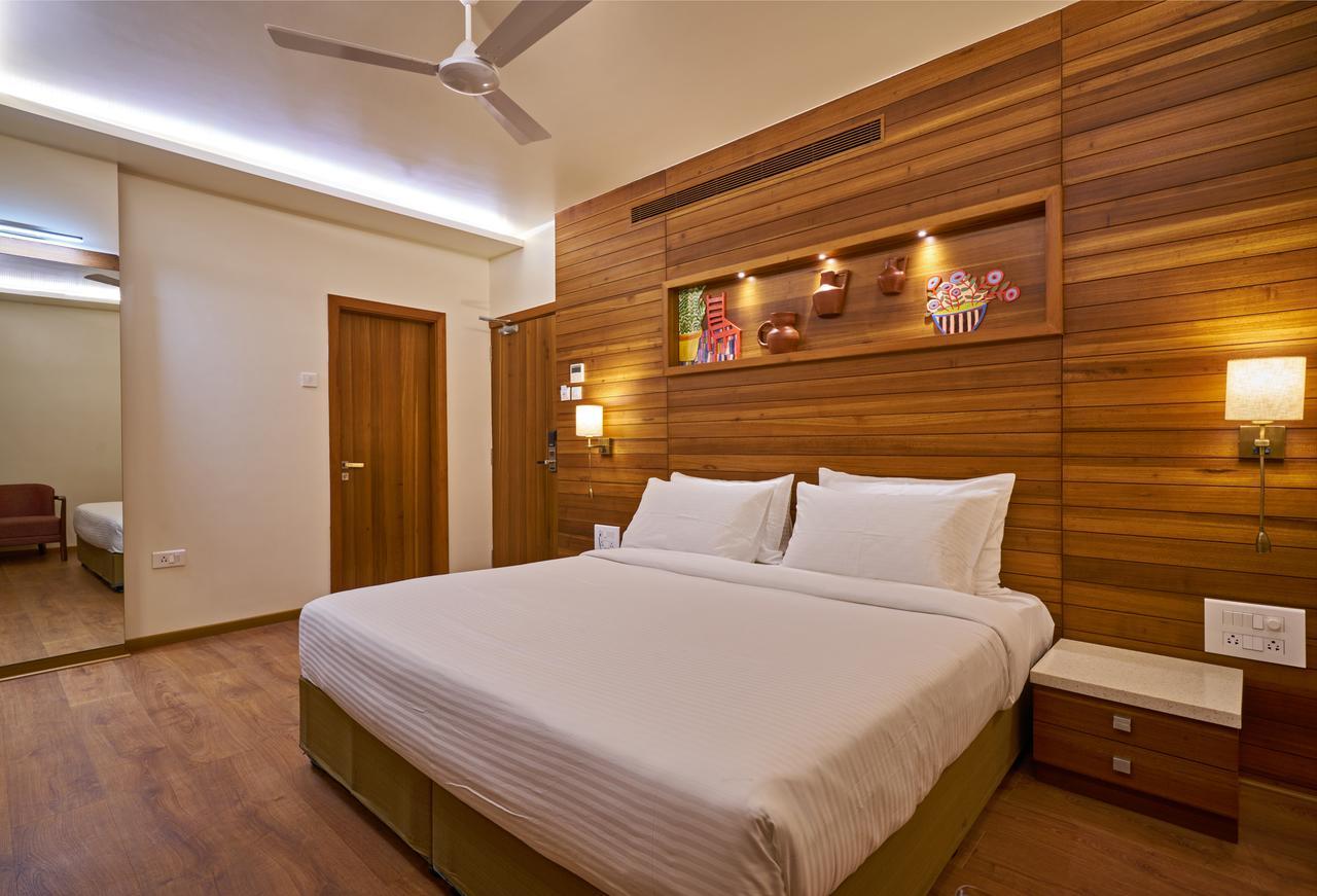 Hotel Atharv Top Rated Business Hotel In Kolhapur Exterior photo