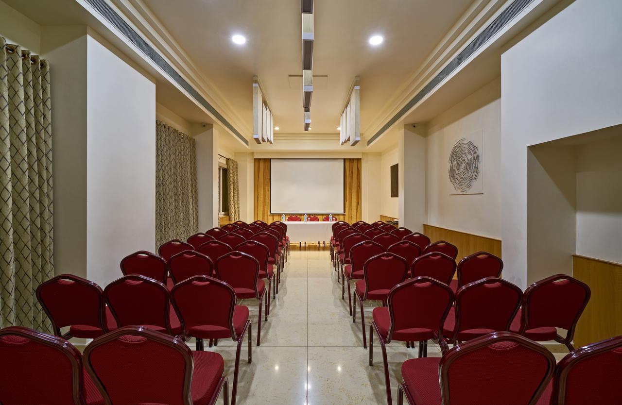 Hotel Atharv Top Rated Business Hotel In Kolhapur Exterior photo