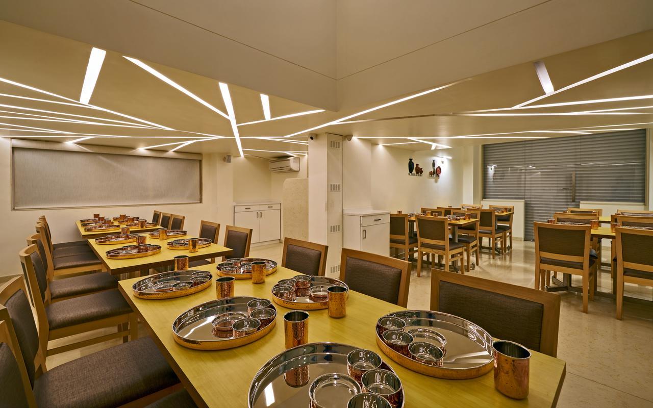 Hotel Atharv Top Rated Business Hotel In Kolhapur Exterior photo