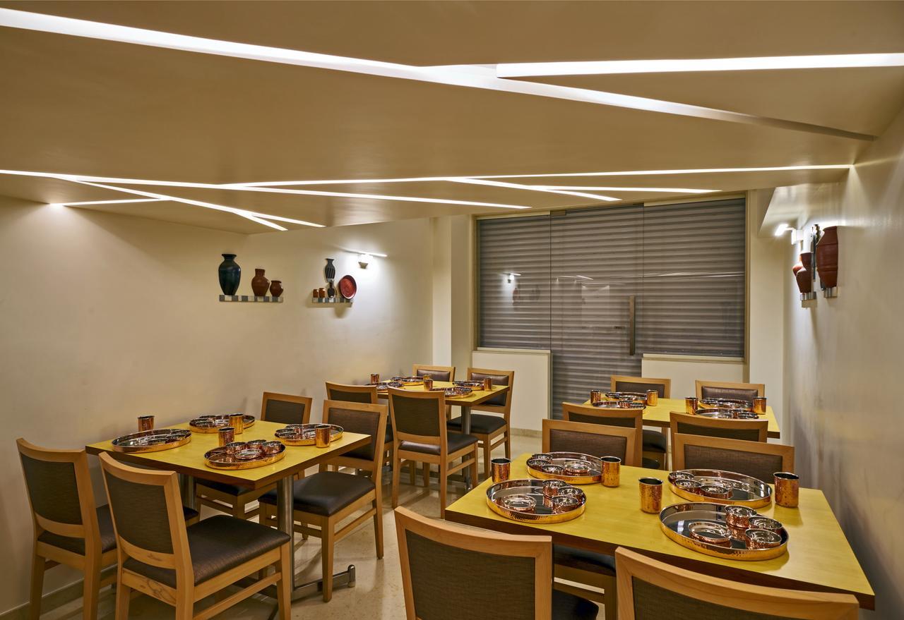 Hotel Atharv Top Rated Business Hotel In Kolhapur Exterior photo