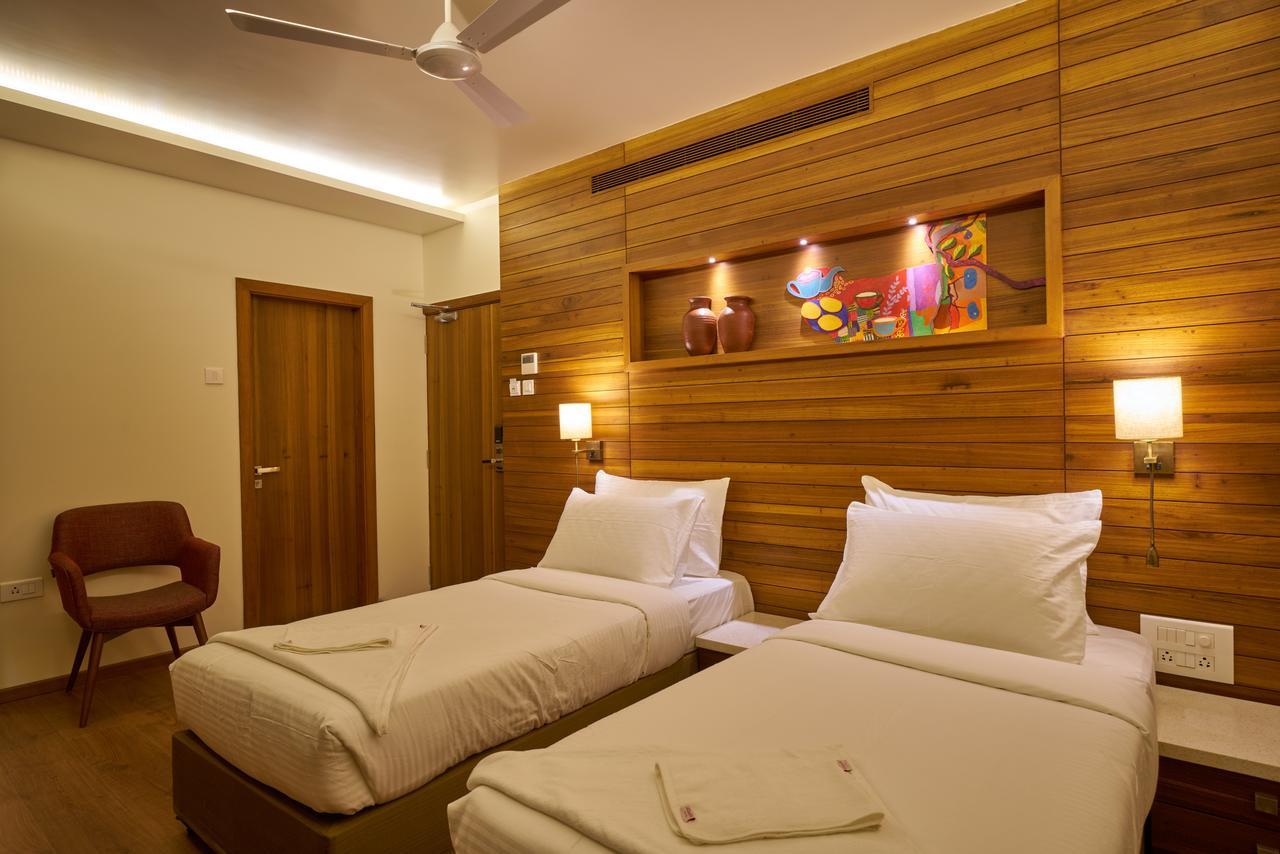 Hotel Atharv Top Rated Business Hotel In Kolhapur Exterior photo