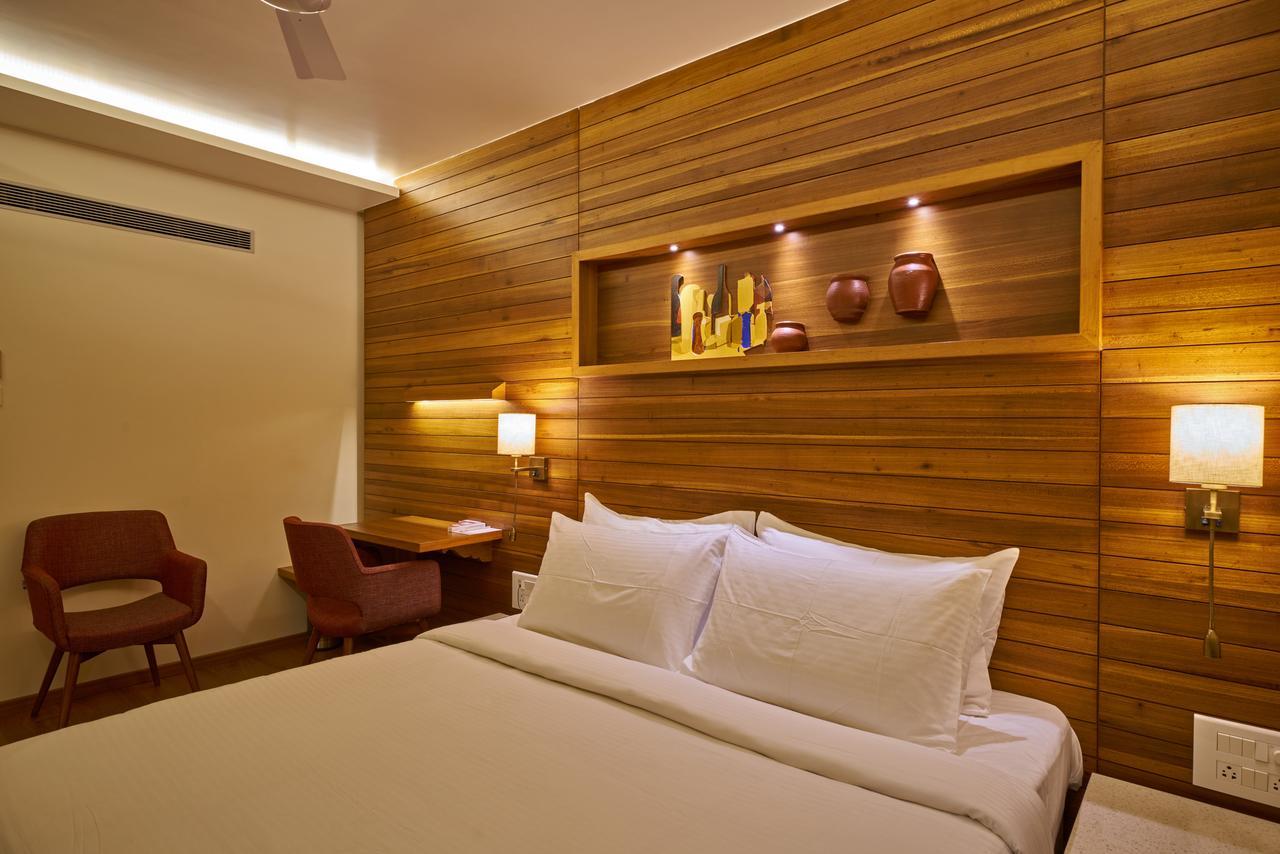 Hotel Atharv Top Rated Business Hotel In Kolhapur Exterior photo