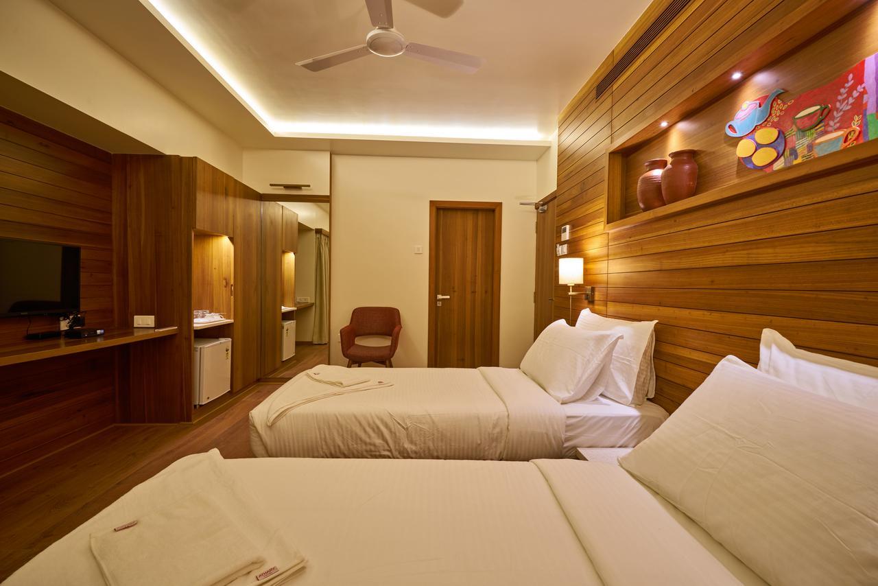 Hotel Atharv Top Rated Business Hotel In Kolhapur Exterior photo